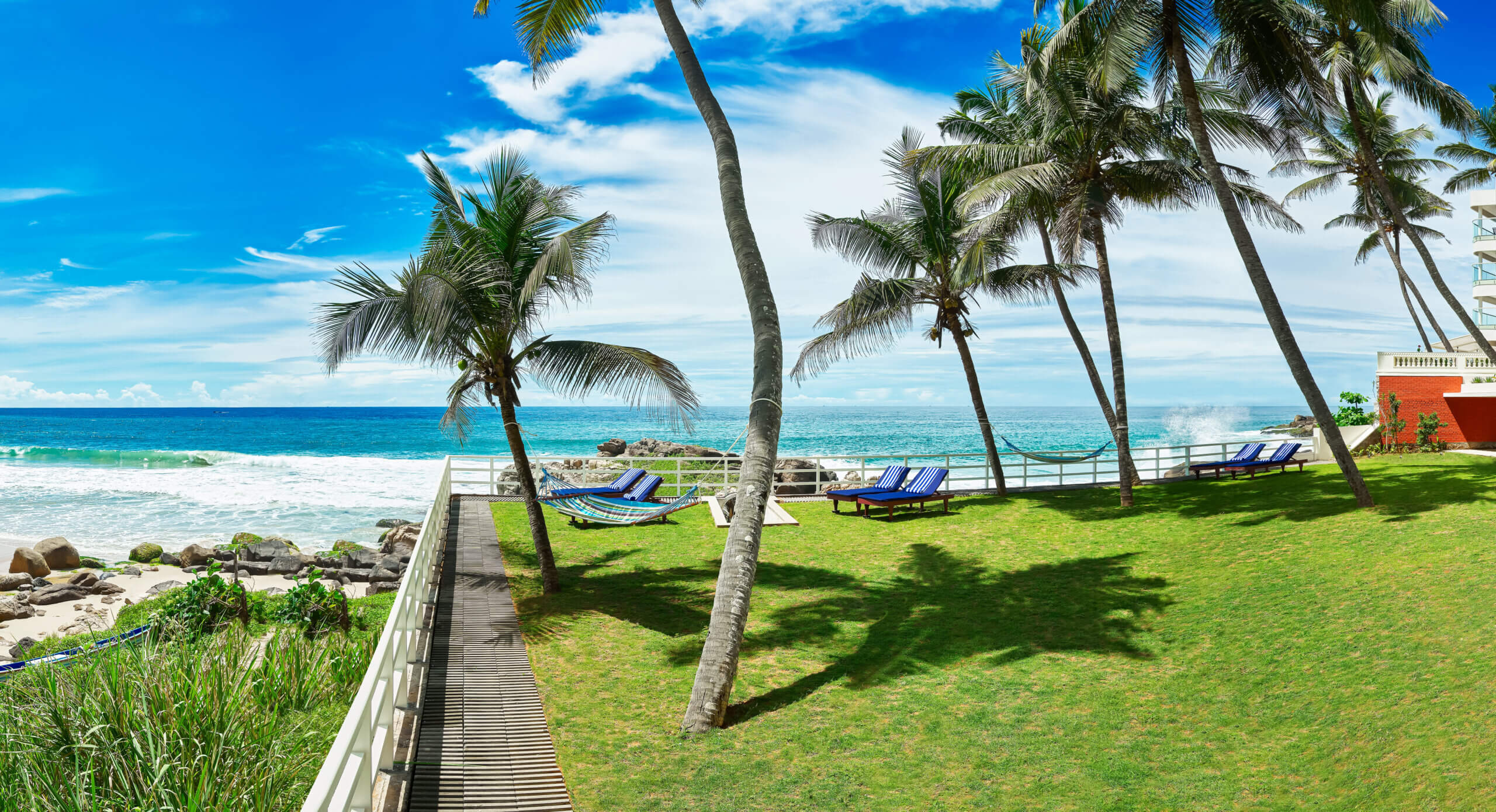 06_beach-sweep-2-palms